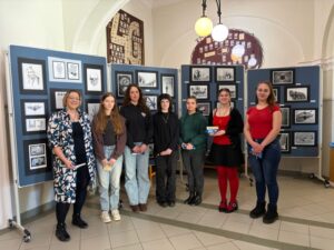 Ablak a lélekre, ablak a világra