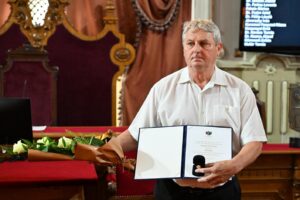 Pedagógus Életműdíjjal tüntették ki Mike János tanár urat